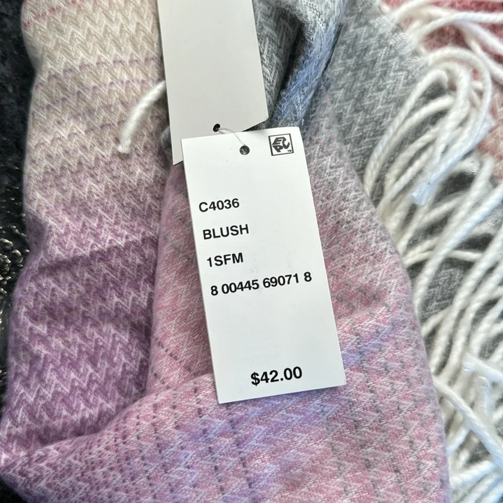 NWT Steve Madden ombré pink and gray scarf